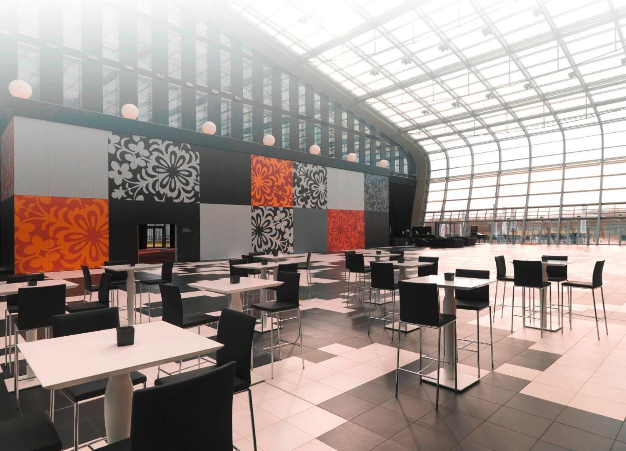 Kameha Grand Bonn Hotell Exteriör bild The interior of the terminal