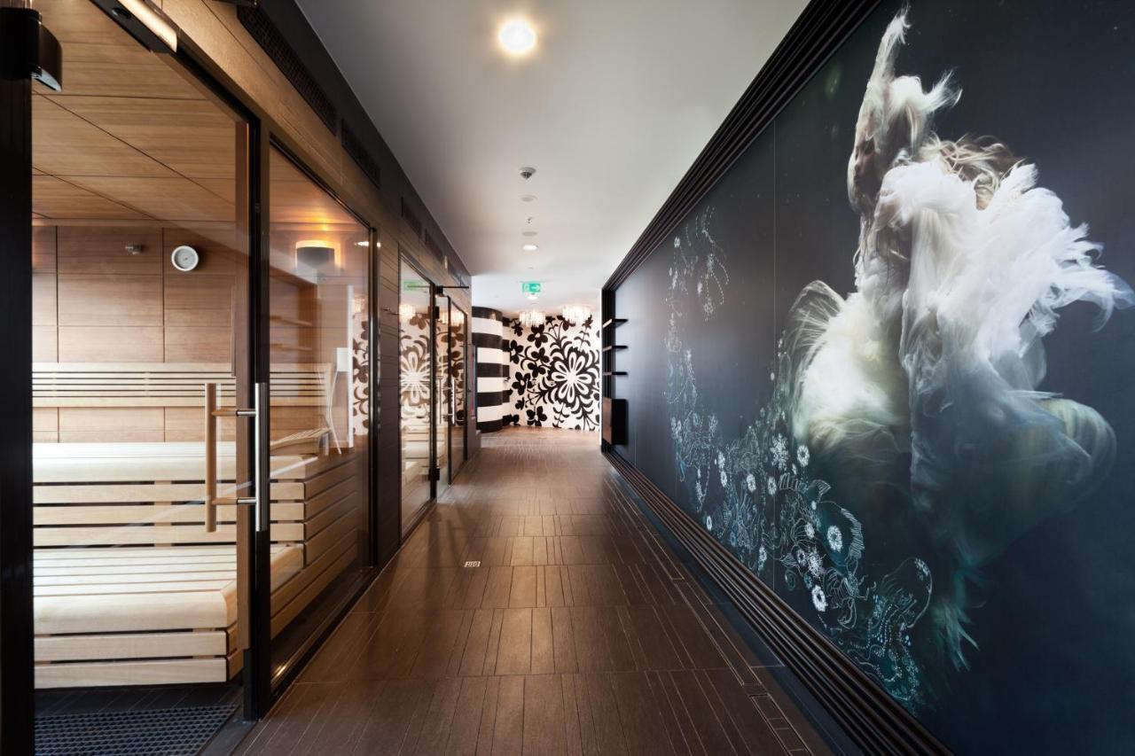 Kameha Grand Bonn Hotell Exteriör bild The spa at the London West Hollywood