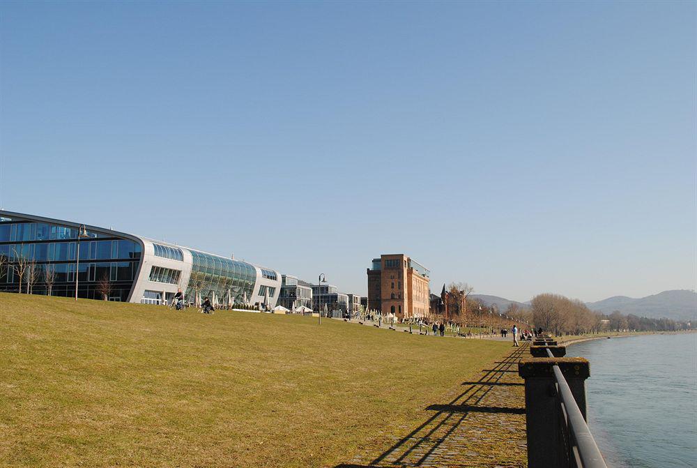 Kameha Grand Bonn Hotell Exteriör bild The campus of the University of Konstanz